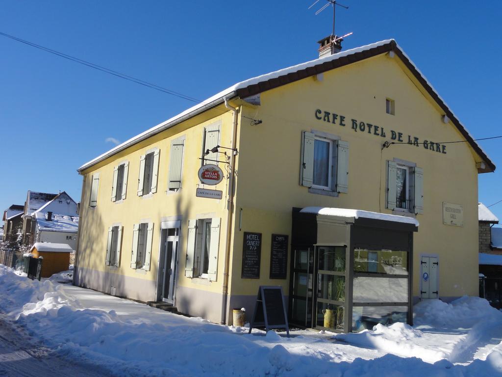 Cafe Hotel De La Gare ชอมปาญโญล ภายนอก รูปภาพ